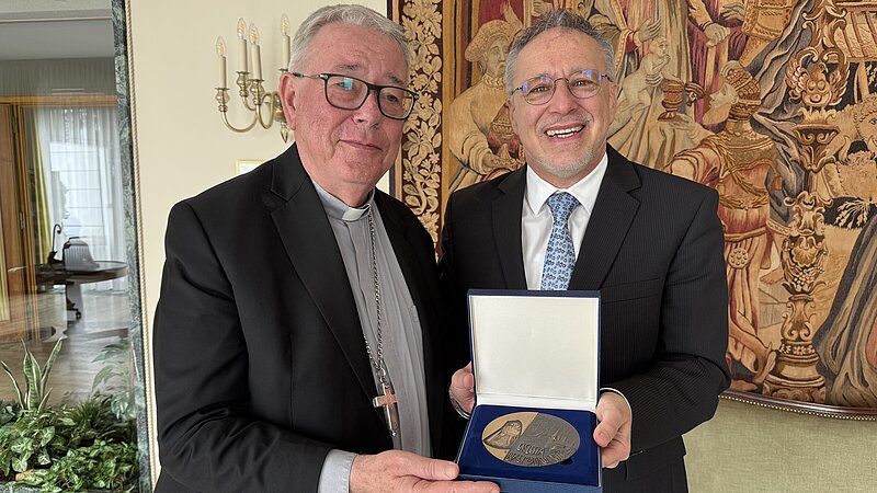 [Translate to Français:] 